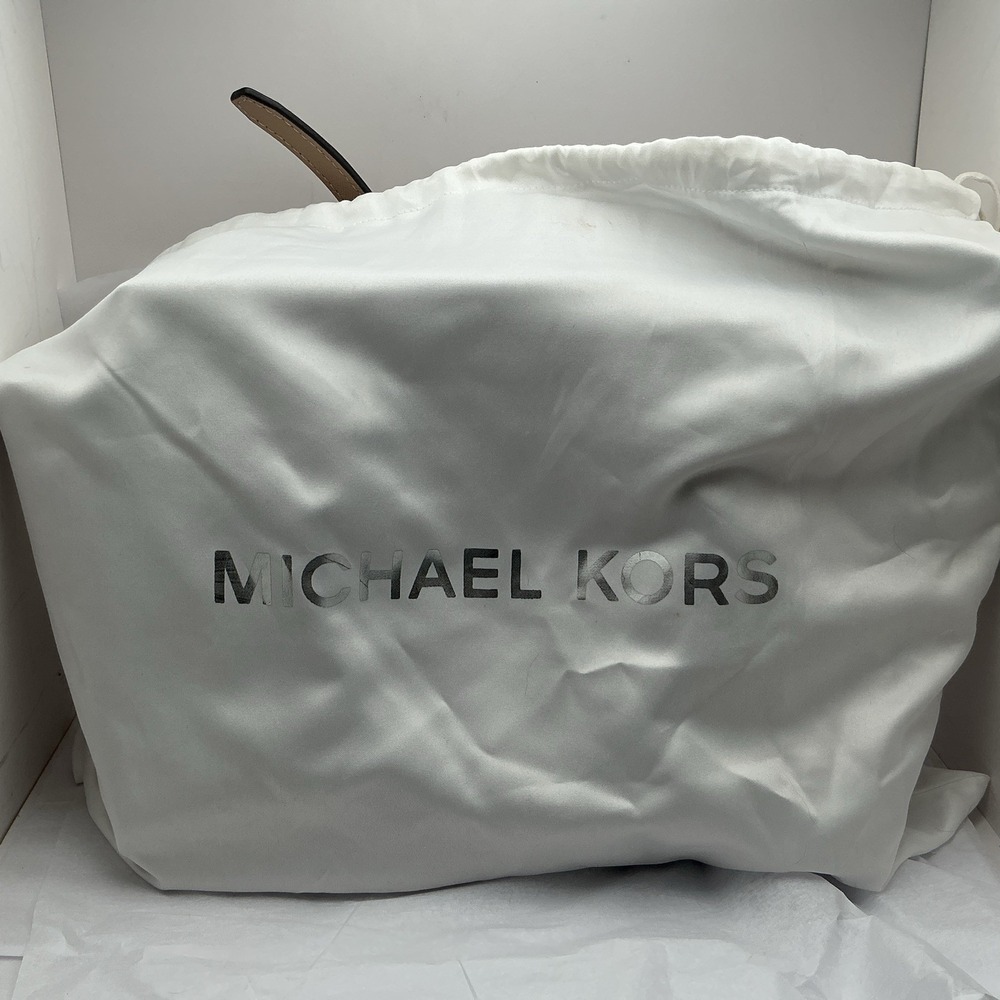 Michael‎ Kors Mercer Medium Satchel Beige Saffiano Leather-Minor Interior Marks - Picture 13 of 13